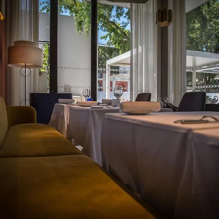 Maison Albar L'imperator 5* نيم
