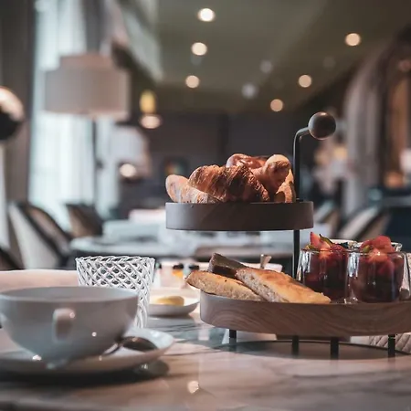 Maison Albar L'imperator 5* نيم